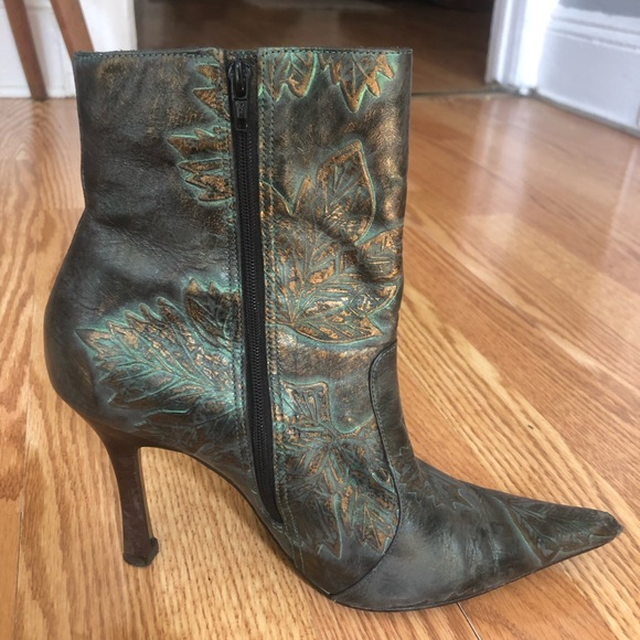Stiletto Chelsea Boots - Picture 2 of 4